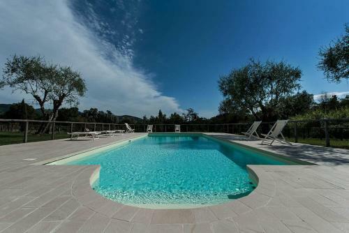 Piano Di Conca Villa Sleeps 10 Pool Air Con T763289