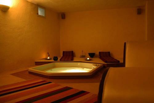 Piano Di Conca Villa Sleeps 10 Pool Air Con T763289