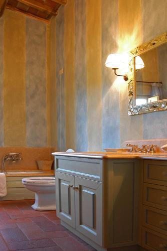 Piano Di Conca Villa Sleeps 10 Pool Air Con T763289