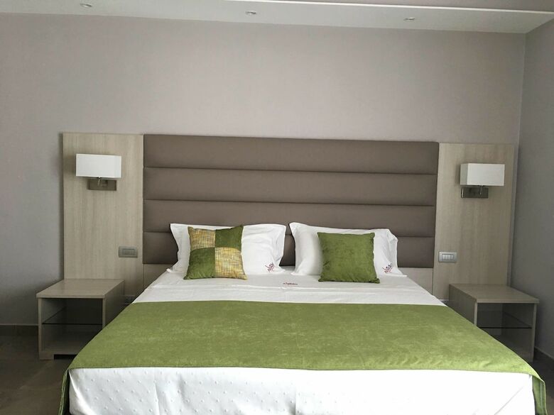 Alludo Aparthotel B&B