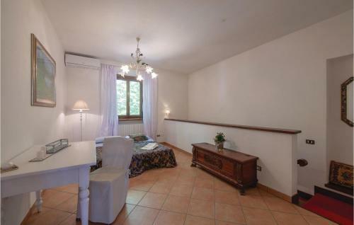 Three-bedroom Holiday Home In Vorno -lu-