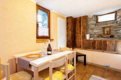 Apartamento Hellochalet_foyer Orange