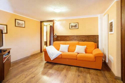 Apartamento Hellochalet_foyer Orange