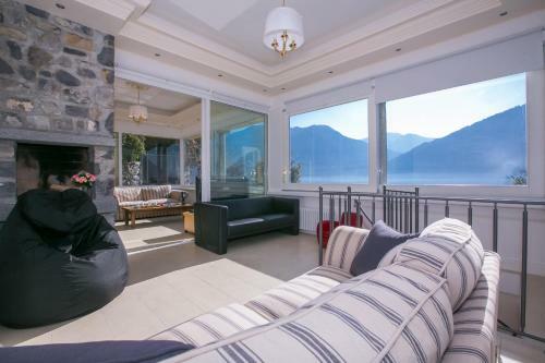 Albogasio-oria Villa Sleeps 8 Air Con