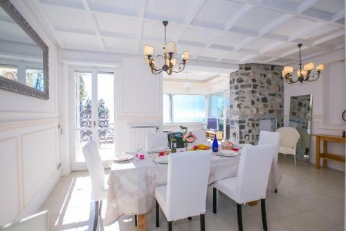 Albogasio-oria Villa Sleeps 8 Air Con