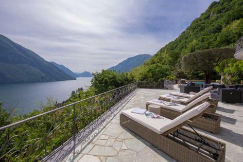 Cressogno Villa Sleeps 10 Pool Air Con