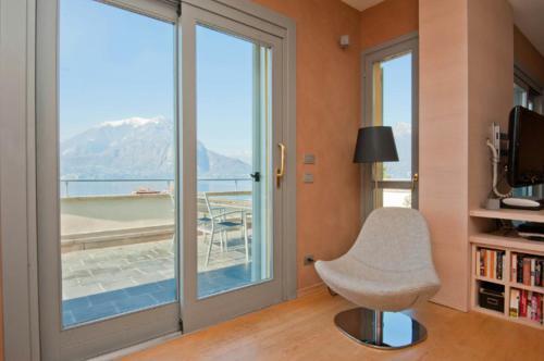 Fiumelatte Apartment Sleeps 10 Air Con