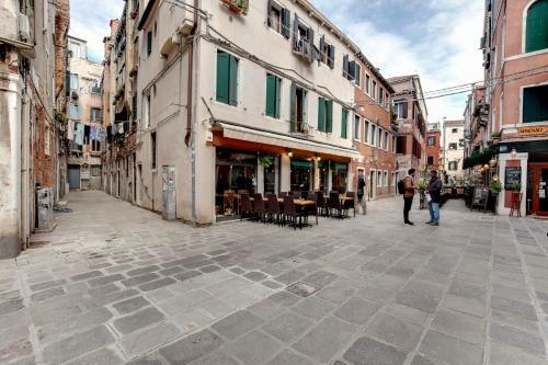 Charming Castello Apartments