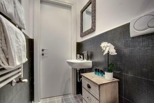 Charming Castello Apartments