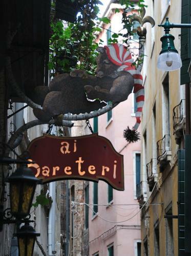 Hostal B&B Allegri