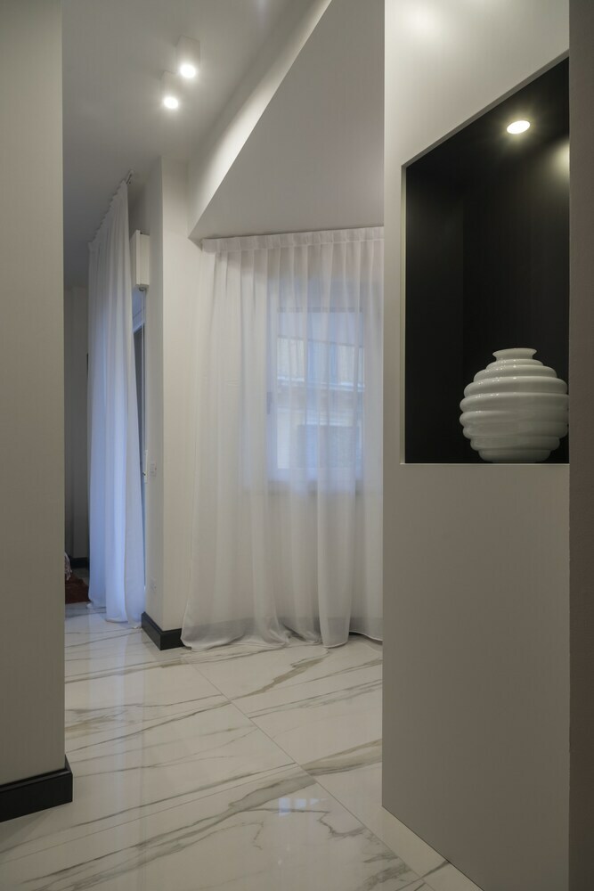 A World Aparts - 12 Viviani