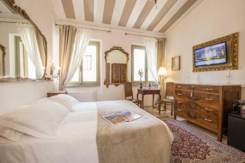 Hostal Corte Realdi Boutique Rooms