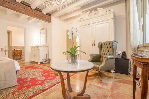 Hostal Corte Realdi Boutique Rooms