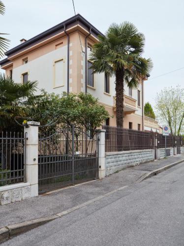 Hostal Juliet House
