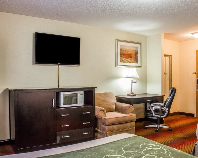 Hotel Rodeway Inn Macarthur Airport