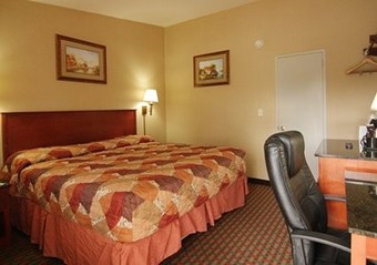 Hotel Rodeway Inn Macarthur Airport