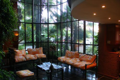 Hotel & Business Center Curic�