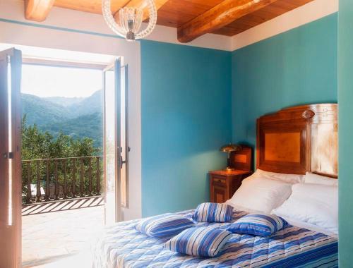 Vibonati Villa Sleeps 14 Wifi