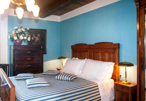 Vibonati Villa Sleeps 14 Wifi