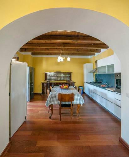 Vibonati Villa Sleeps 14 Wifi