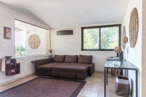 La Villa Apartments