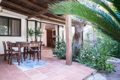 La Villa Apartments