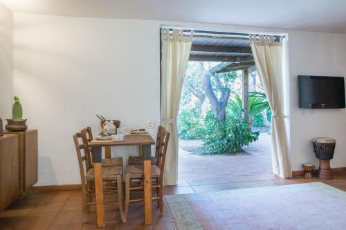 La Villa Apartments