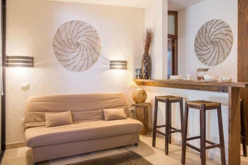 La Villa Apartments