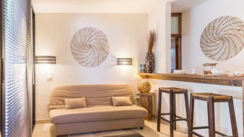La Villa Apartments
