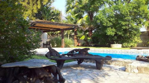 La Villa Apartments