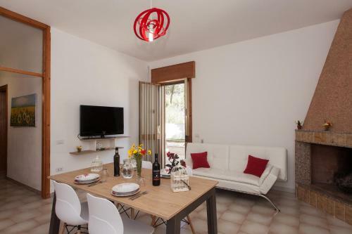 Villa With Pool In Torre Dell'orso M133