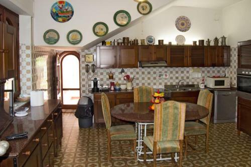 Chianchitta-trappitello Villa Sleeps 12 Pool Wifi