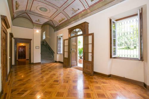 Tremezzo Apartment Sleeps 4 T569801