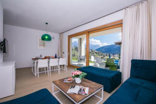 Tremezzo Villa Sleeps 6 Pool Air Con