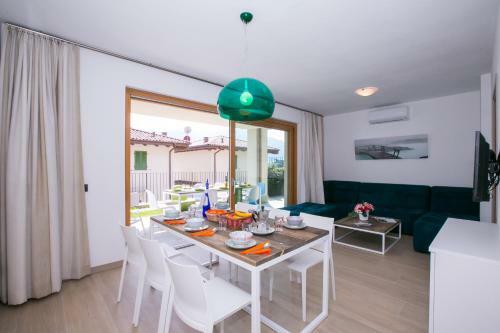 Tremezzo Villa Sleeps 6 Pool Air Con