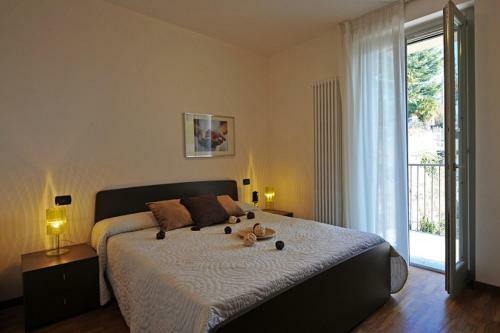 Tremezzo Apartment Sleeps 4 Pool T421276