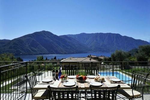 Tremezzo Apartment Sleeps 6 Pool Air Con
