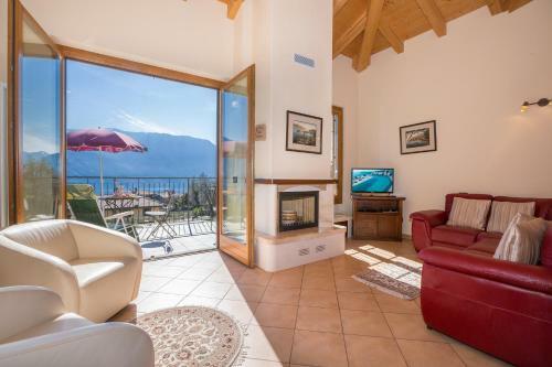 Tremezzo Apartment Sleeps 6 Pool Air Con
