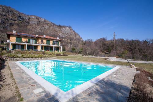 Tremezzo Apartment Sleeps 6 Pool Air Con