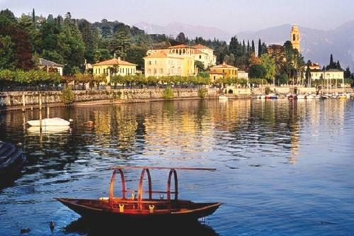 Tremezzo Apartment Sleeps 6 Pool Air Con