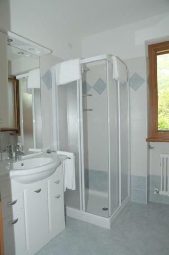 Apartments In Tenno/gardasee 24155