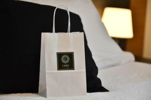 Bed & Breakfast Lainez Rooms & Suites
