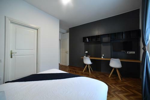 Bed & Breakfast Lainez Rooms & Suites
