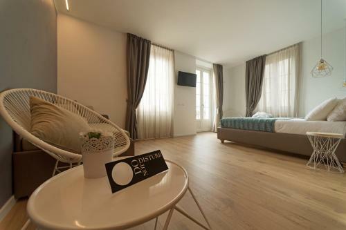 Bed & Breakfast Lainez Rooms & Suites