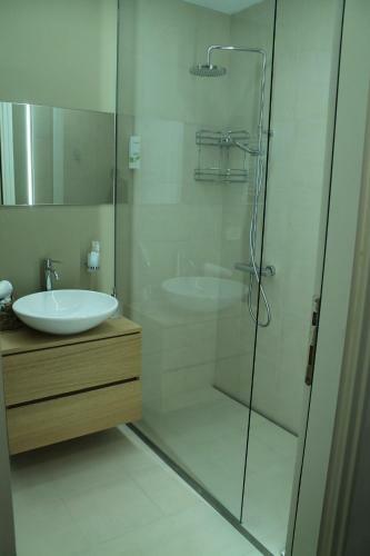 Bed & Breakfast Lainez Rooms & Suites