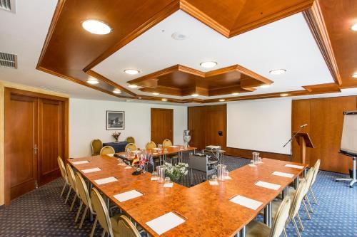Sartori's Hotel