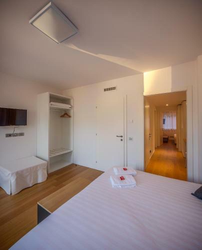 Hostal La Villa - Luxury Guest House