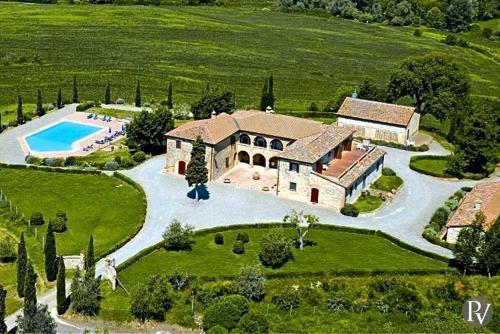 Siena Villa Sleeps 24 Pool Air Con Wifi