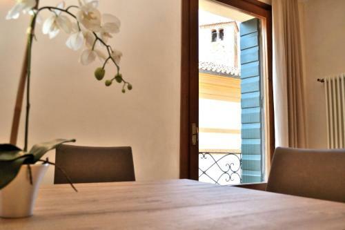 Portico Oscuro Deluxe Apartment