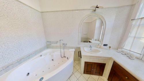 Apartamento Triestevillas Next To The Sea W/ Sauna + Jacuzzi + Bbq